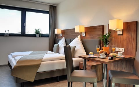 Standard Double or Twin Room | Hypo-allergenic bedding available, in-room safe, soundproofing
