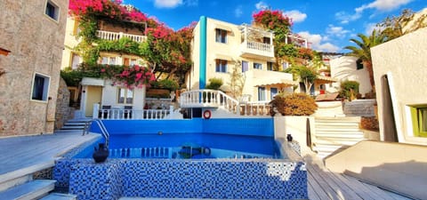 Room, 1 Bedroom, Smoking, Balcony | Front of property