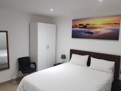 1 bedroom, iron/ironing board, free WiFi