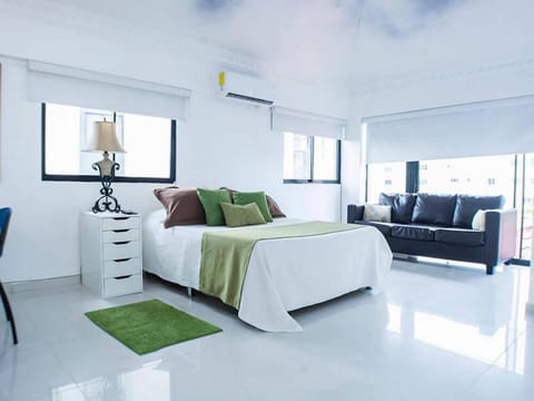 Room, 1 Bedroom, Smoking, City View | 1 bedroom