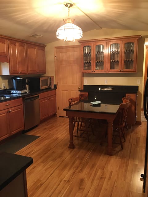 Eat in Table in Kitchen