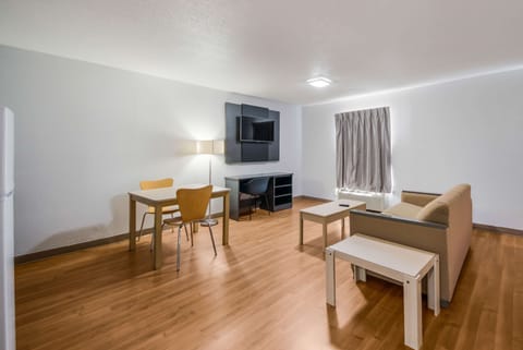 Desk, WiFi (free), bed sheets