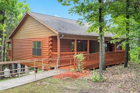 Cabin Exterior and Entry Via the Walkway from the Parking Lot