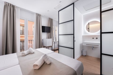 Standard Double or Twin Room, Balcony, City View | Desk, soundproofing, free cribs/infant beds, free WiFi