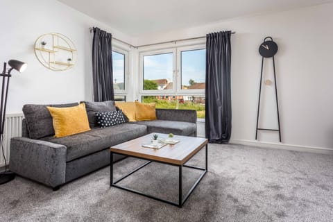 Classic Apartment | Private kitchen | Fridge, microwave, oven, stovetop