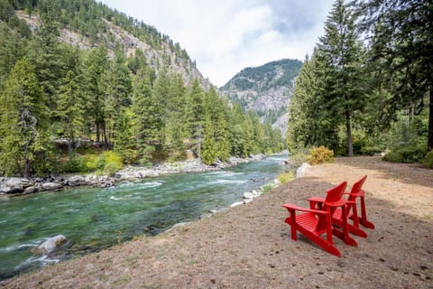 River Run Cottage Riverfront Leavenworth 