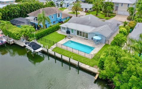 Pool, dock, back yard, canal