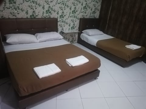 Standard Triple Room | Free WiFi, bed sheets