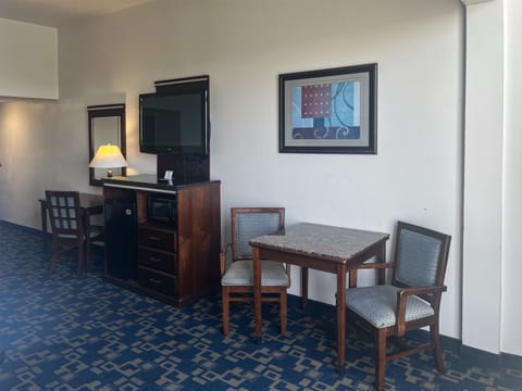 Blackout drapes, soundproofing, iron/ironing board, free WiFi