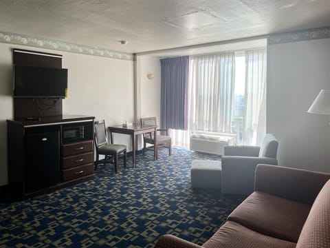 Blackout drapes, soundproofing, iron/ironing board, free WiFi