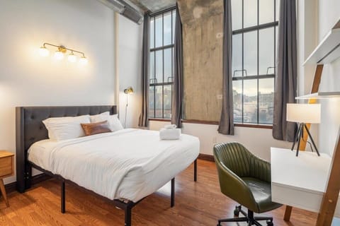 Bedroom 1: Queen-size bed to keep you relaxed during your stay
