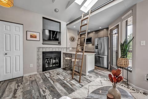 Gorgeous open space with loft