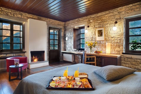 Superior Double Room, Fireplace, Mountain View | Room service - dining