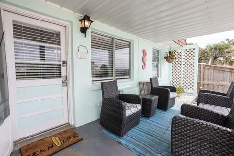 Front porch-sitting area