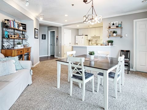 Dining table seats 6