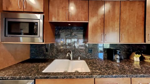 Fully Equipped Kitchen for Holiday Meals