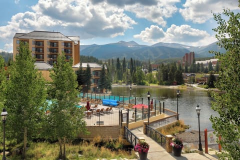 Condo (2 Bedrooms) | Property amenity