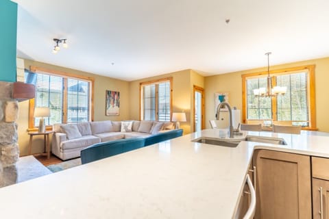 Condo, 2 Bedrooms | Private kitchen | Fridge, microwave, oven, toaster