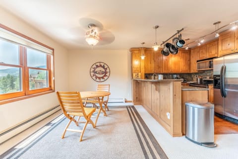 Townhome, 3 Bedrooms, Mountain View | Dining