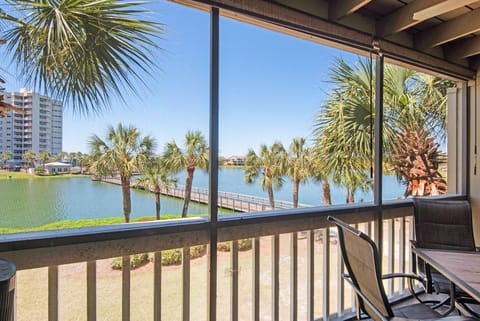 Lovely Views of the Lake! Family Tides