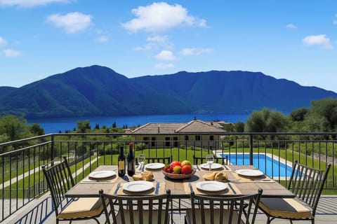 Family Apartment, Multiple Bedrooms, 2 Bathrooms, Mountainside (Tremezzo Ulivi Apt. 7) | Outdoor dining