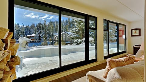 Condo, 2 Bedrooms | Interior