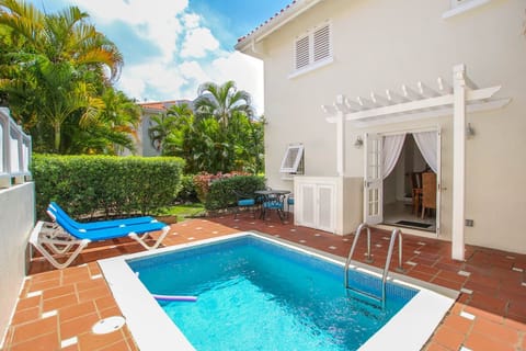 Welcome to paradise! Turtle View #2 is a great getaway tucked into a tropical paradise