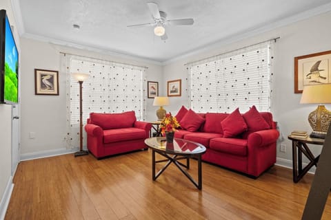 Spacious living room