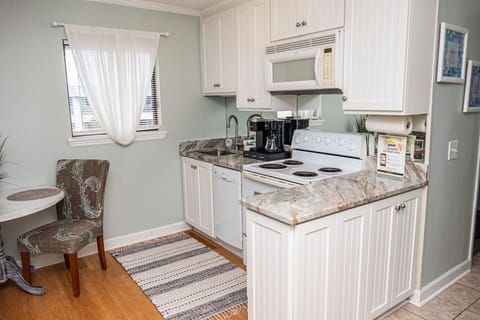 B313 - Tybee for Two