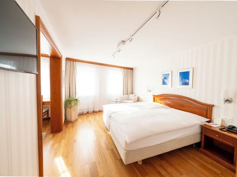 Family Double Room, Private Bathroom | In-room safe, desk, blackout drapes, free WiFi