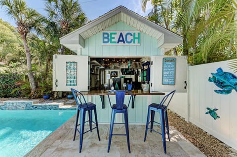 Poolside tiki bar