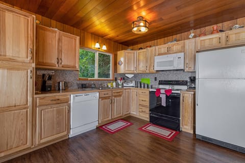 Fully updated kitchen