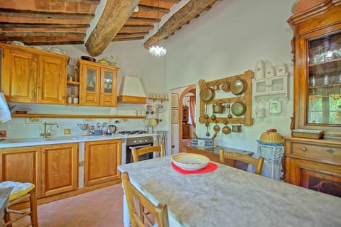 Dining Room, Kitchen