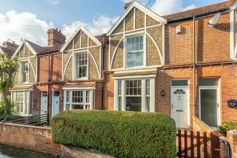 Plum Cottage, Overstrand: A mere few minutes walk from the sandy beach