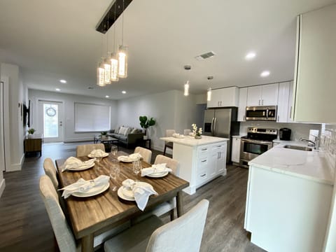 Kitchen dining area