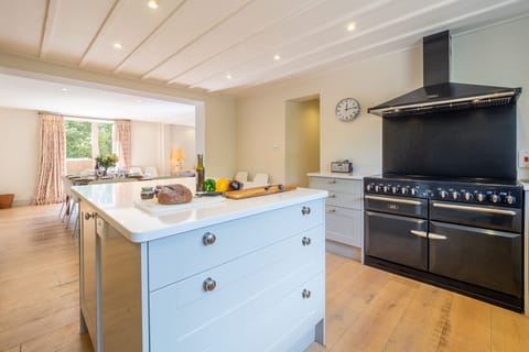 Ground floor: Range style Aga