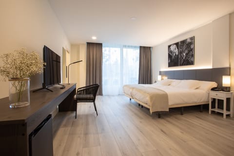 Superior Room | In-room safe, desk, laptop workspace, blackout drapes