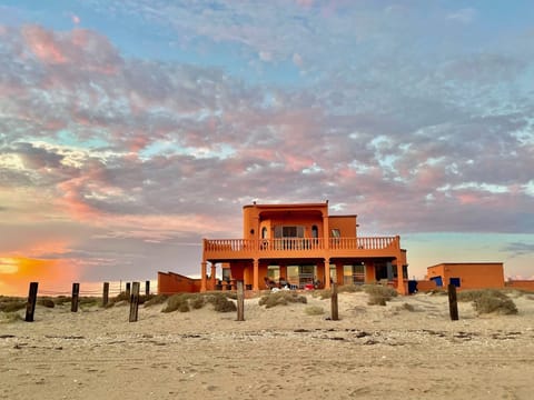Covered private Margarita Deck
Oceanfront. Peaceful Hacienda style