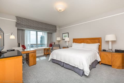 High-end King Size bed at the Four Seasons