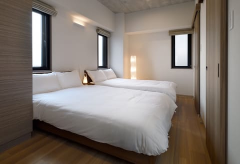 Exclusive Suite, Non Smoking | 1 bedroom, laptop workspace, iron/ironing board, WiFi (free)