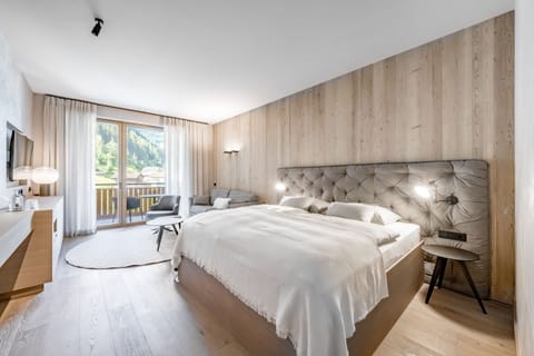 Superior Double Room | In-room safe, individually decorated, individually furnished