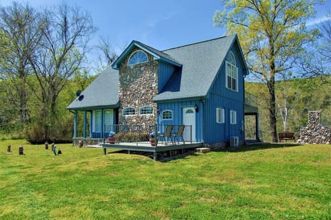 Mt Olive Township Vacation Rental | 2BR | 2BA | Stairs Required | 1,600 Sq Ft