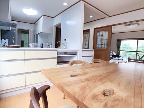 3 Bedroom 2 Story House with Balcony, Non Smoking | In-room dining