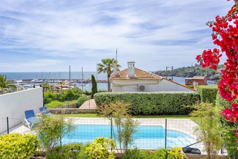 Seaview and private pool