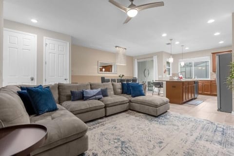 1568 Carey Palm Circle (2).jpg
