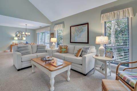 Living room with flatscreen tv