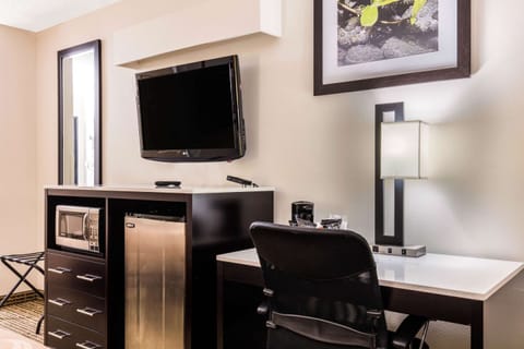 Premium bedding, pillowtop beds, desk, blackout drapes