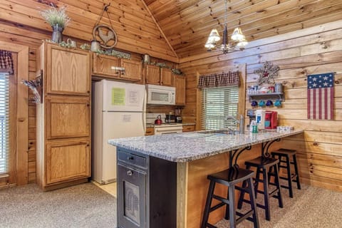 Smoky Mountain Hideout's fully equipped kitchen