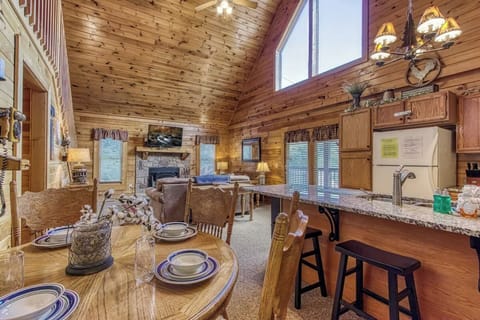 Smoky Mountain Hideout's cozy living area