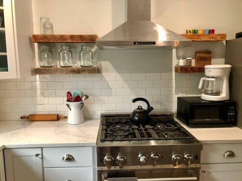 072d80a6-0bc2-4af3-b416-eafb94185544